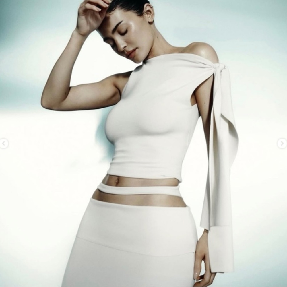 KHY Sleek Stretch Knotted Top